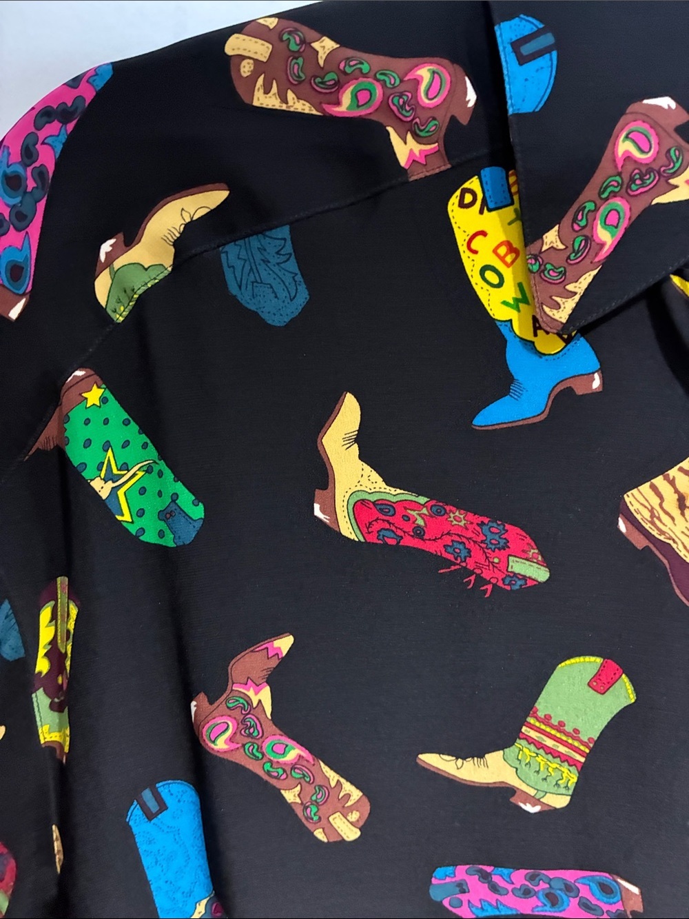 Two Two Silk Cowboy Boot Print Blouse Black Western Novelty Shirt L/XL - Picture 4 of 6